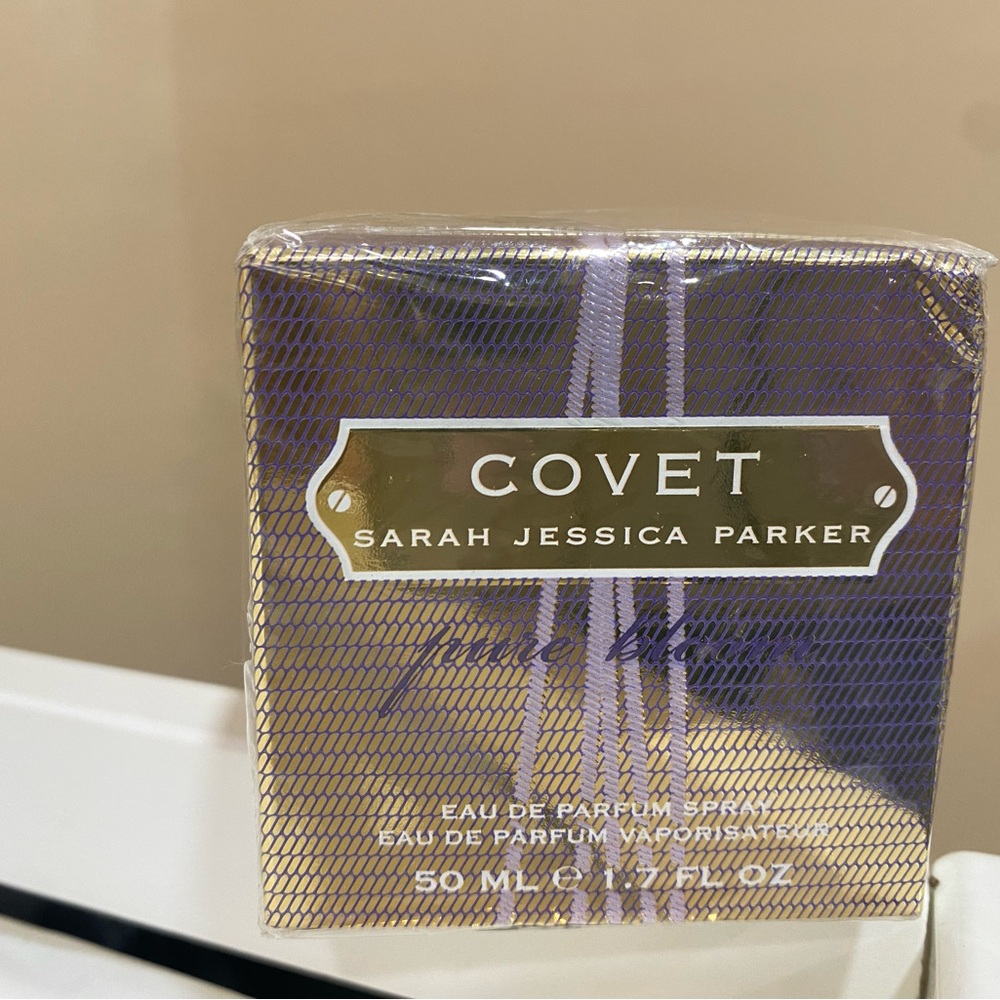 SJP by Sarah Jessica Parker Covet Eau de Parfum - Purple and Gold Packaging